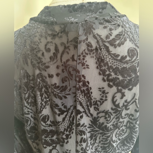 NWT Express Black Velvet Top- Medium - Picture 5 of 9